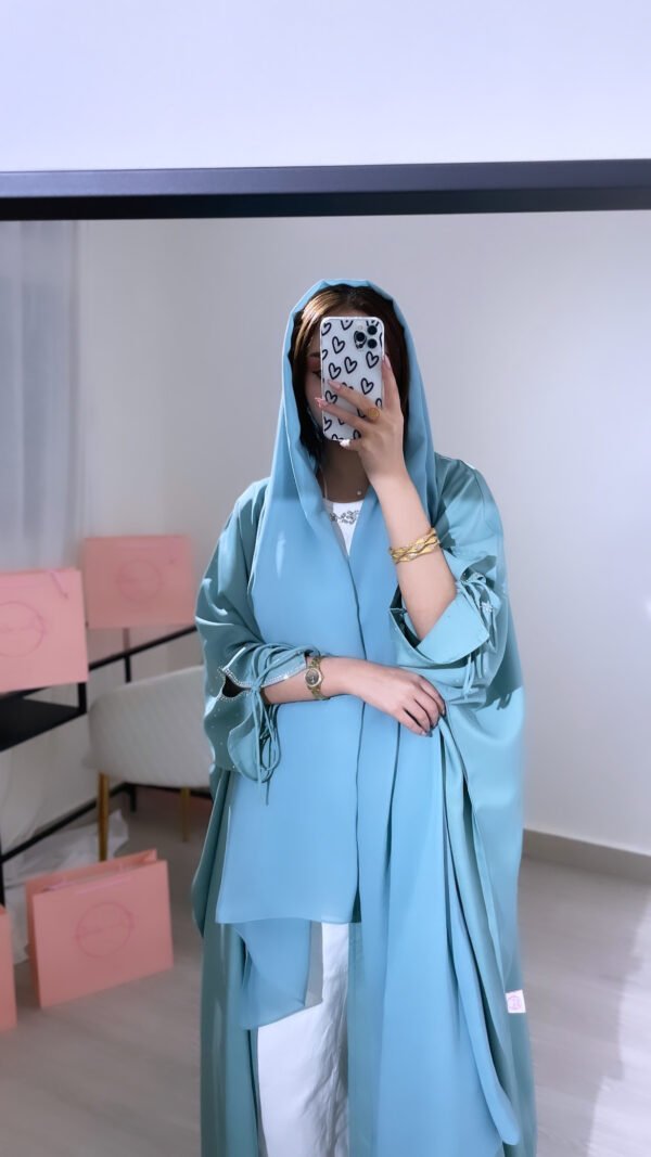 ⁦عبايا ١٣⁩ - الصورة ⁦1⁩