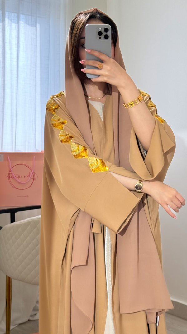 ⁦عبايا ٢٣⁩ - الصورة ⁦1⁩