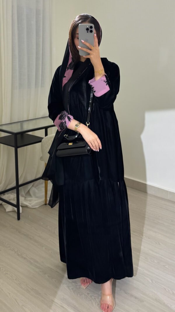 ⁦عبايا ٢٨⁩ - الصورة ⁦2⁩