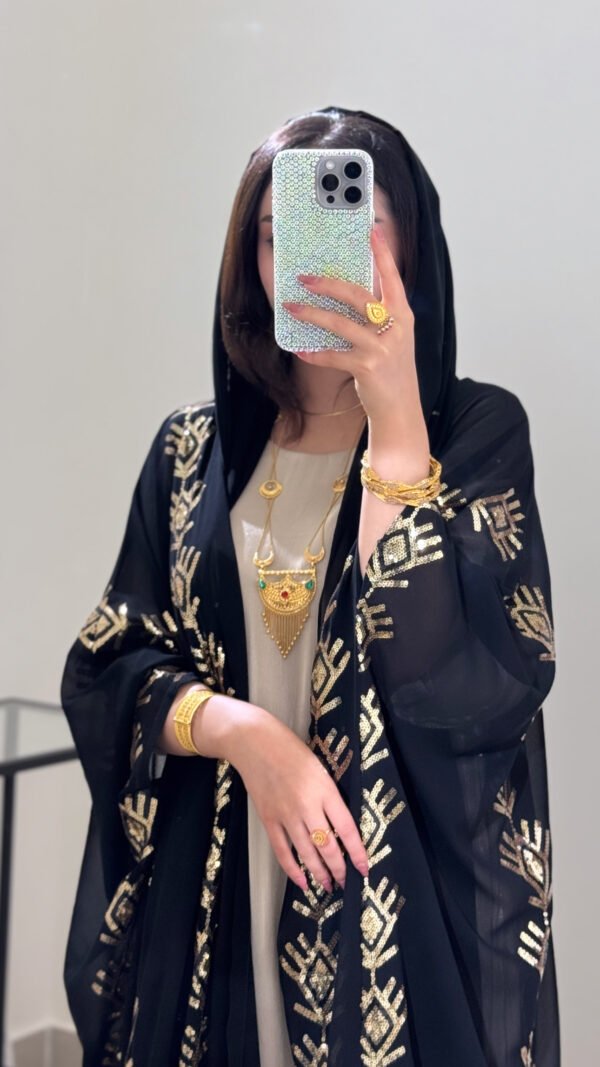 ⁦عبايا ٣٠⁩ - الصورة ⁦1⁩