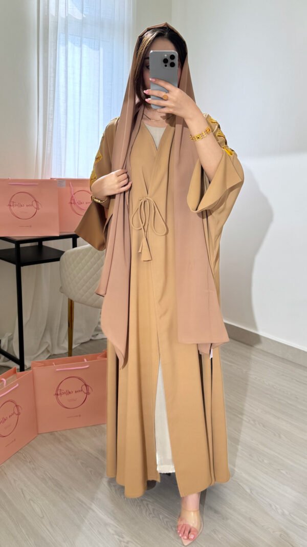 ⁦عبايا ٢٣⁩ - الصورة ⁦2⁩