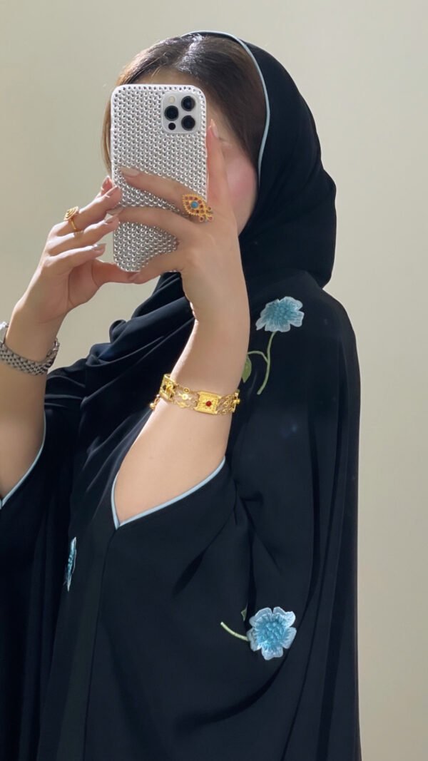 ⁦عبايا ١٩⁩ - الصورة ⁦2⁩