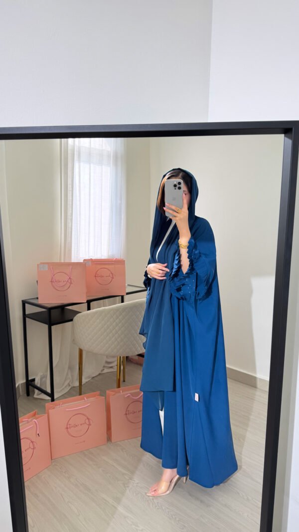 ⁦عبايا ٢٤⁩ - الصورة ⁦1⁩