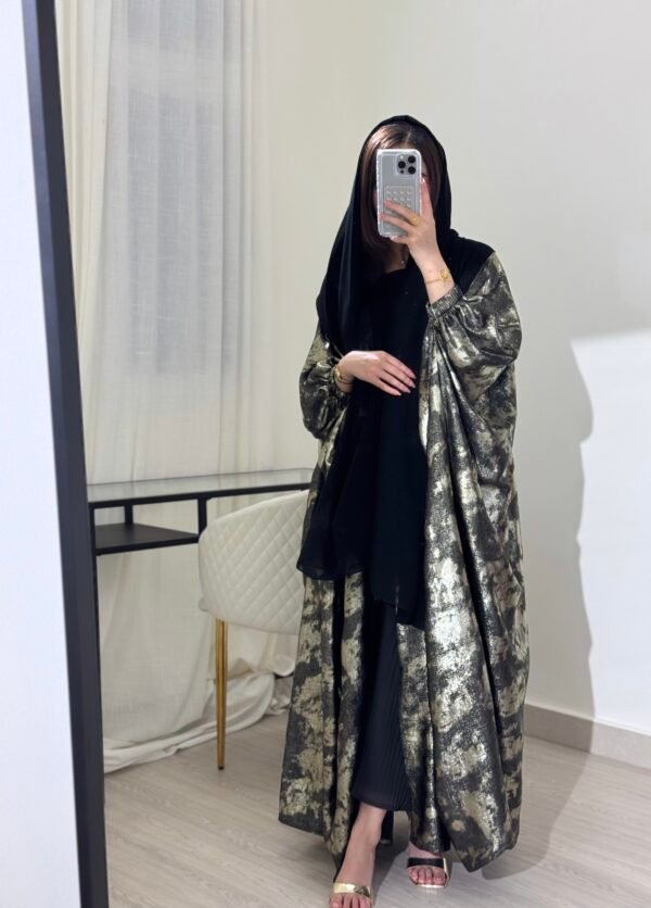 ⁦Velvet Gold🪄⁩ - الصورة ⁦2⁩